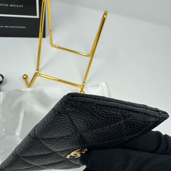 💯CHANEL Black Caviar Quilted Card case w/ Gold Hardware - Picture 6 of 7